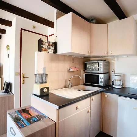 Mezzanine Climatise, Terrasse, Parking Prive, Animaux Bienvenus, Entre Narbonne-plage Et - Fr-1-409-270 *
